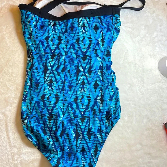 Maxine of Hollywood swimsuit size 8 - Picture 3 of 6